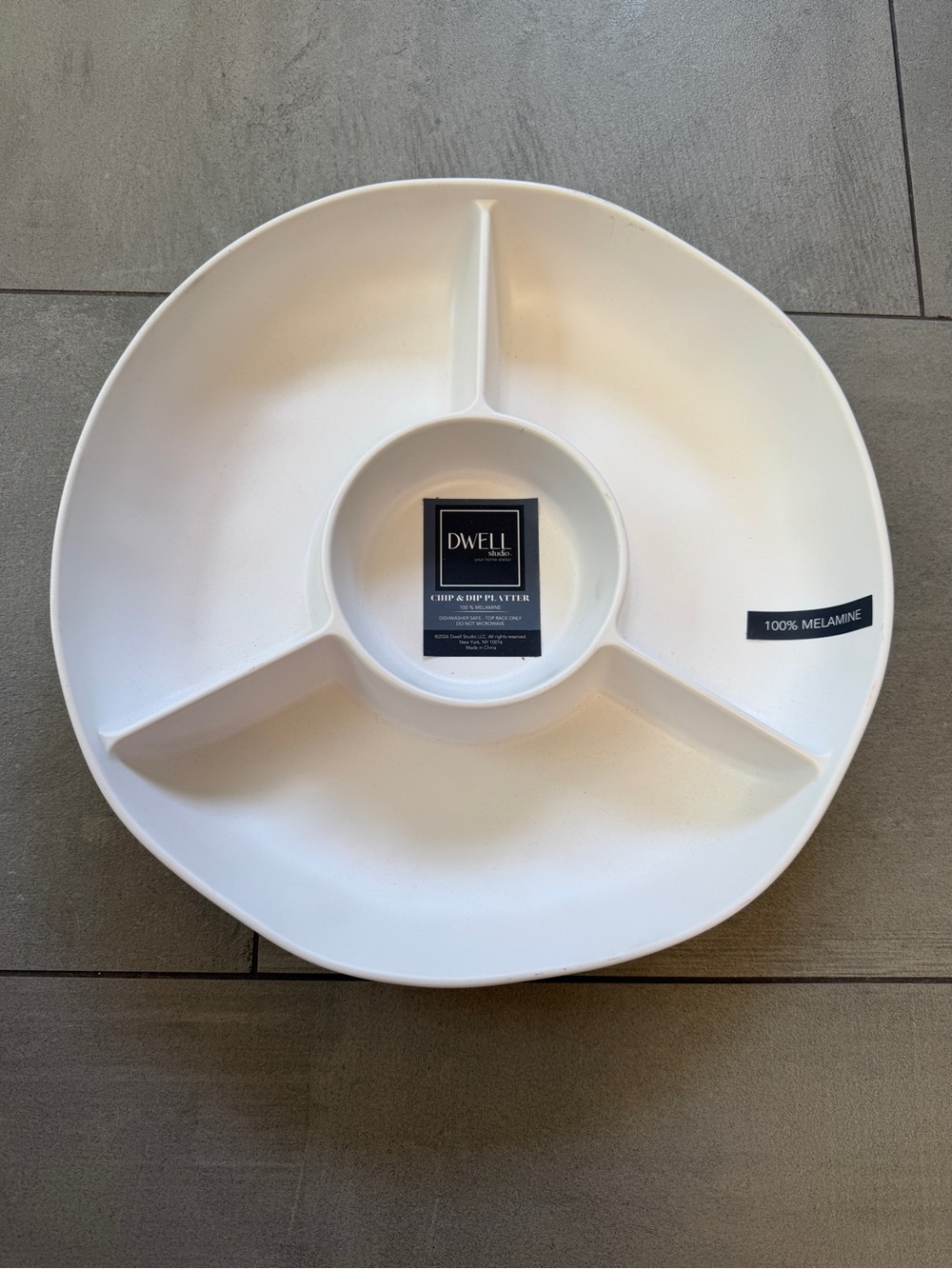 NWT White 3-Section Melamine Serving Platter: indoors or out all year long! 🌴